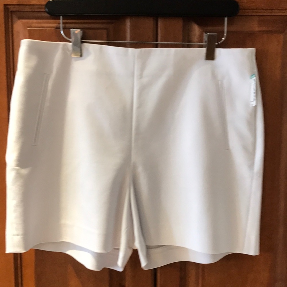 White shorts💜